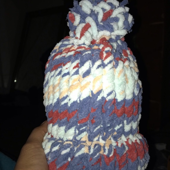 Hand knitted hats - Picture 3 of 5